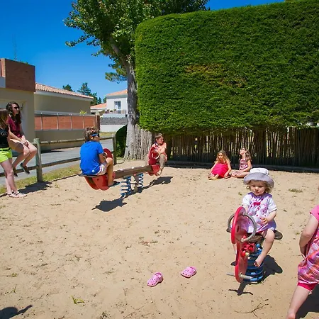 Campsite Camping Sunissim Cote Plage By Locatour 3*